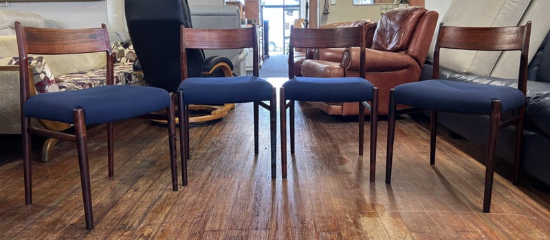 Set of Four Rosewood Mid Century Danish Model 418 Dining Chairs by Arne Vodder Carousel 1