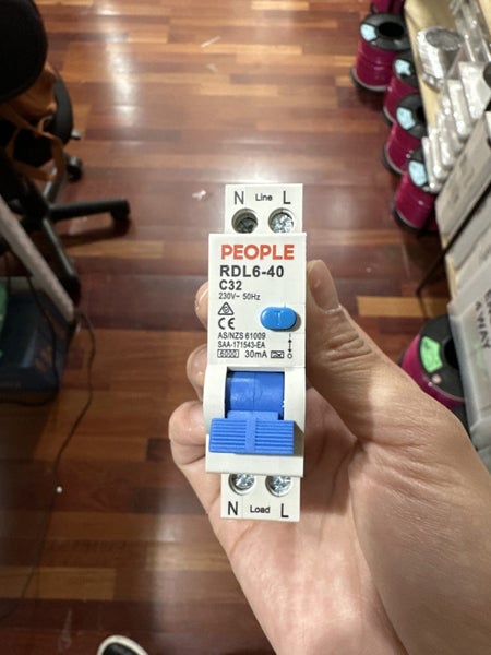 PEOPLE RCBO 1 POLE 32A Carousel 1