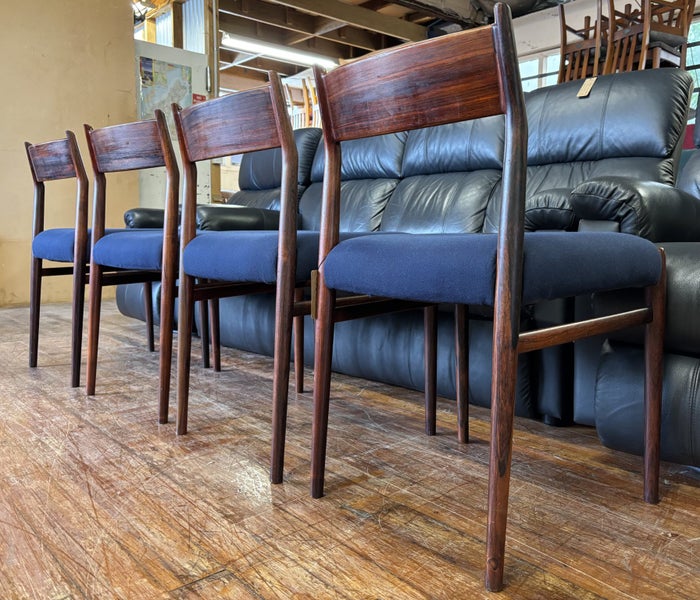 Set of Four Rosewood Mid Century Danish Model 418 Dining Chairs by Arne Vodder Carousel 2