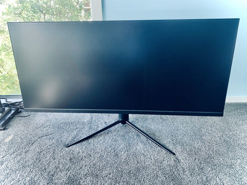 Monitor Titan Army 40A2QR 40'' + Manual Carousel 1