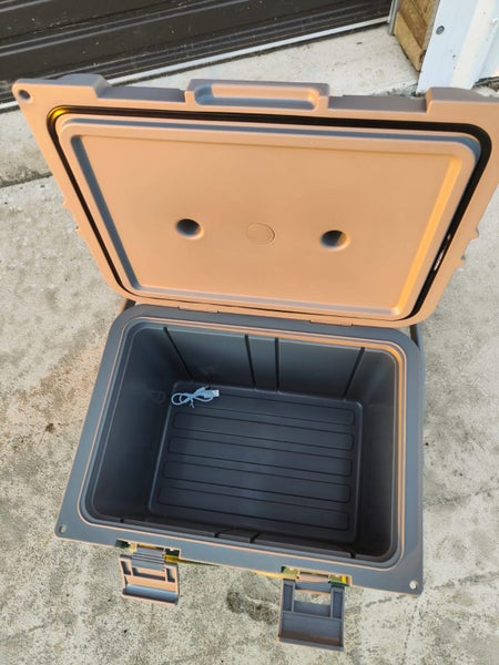 Chilli Bin Music Box Eski, Cold Drinks and Music at the same time62863235709826111