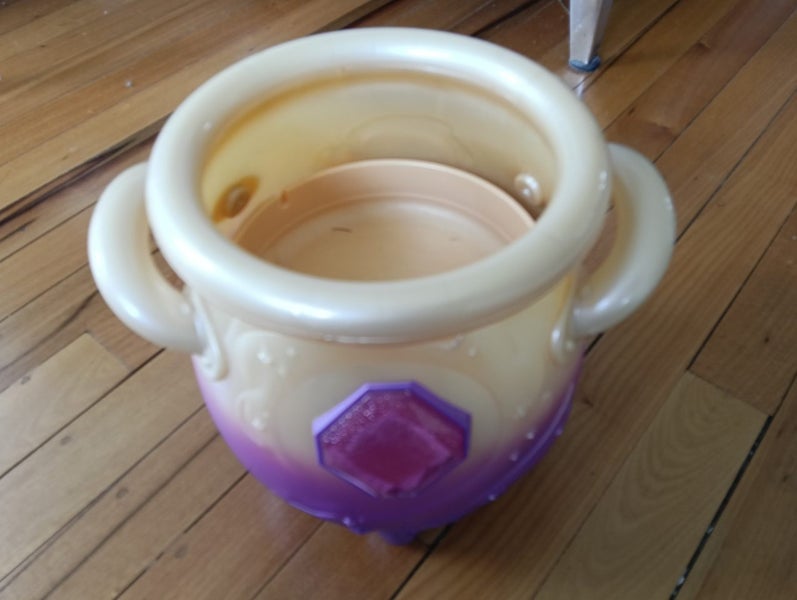 Magic Mixies Cauldron only Carousel 1