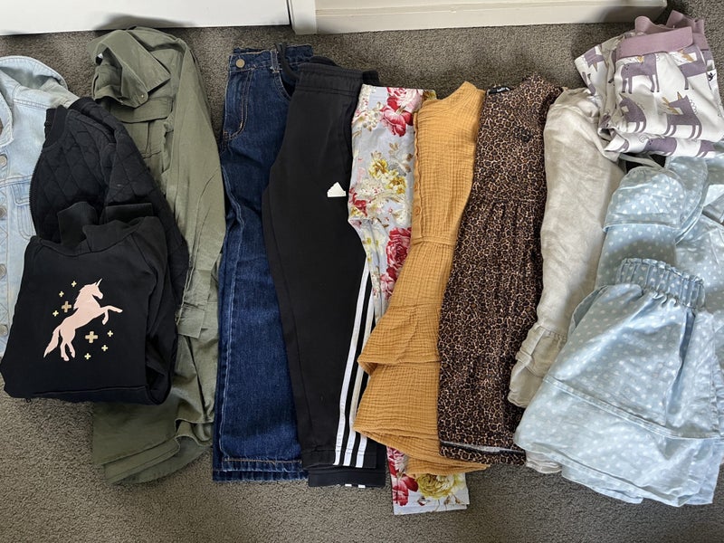 GIRLS WINTER CLOTHES - SIZE 7-8 Carousel 1