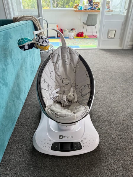 Baby Swing - 4 Moms MamaRoo4 Carousel 1
