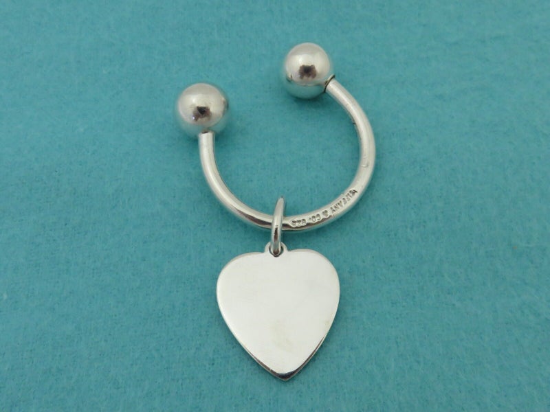 TIFFANY & CO Sterling Silver Heart Keyring Carousel 2
