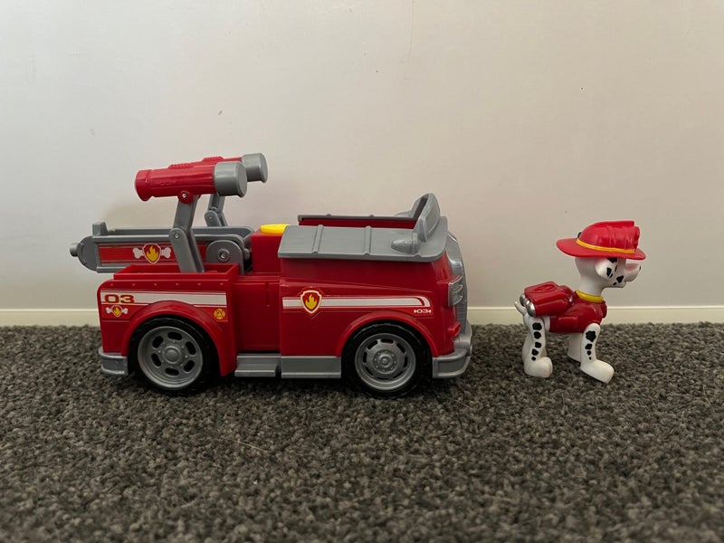 Paw Patrol - Marshall and his Fire Truck Carousel 2