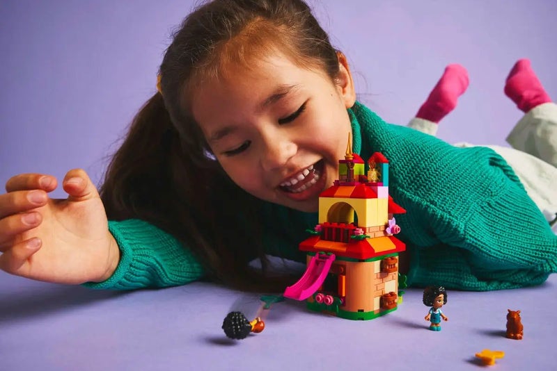 Lego Disney Encanto Mini House 43261 Carousel 4
