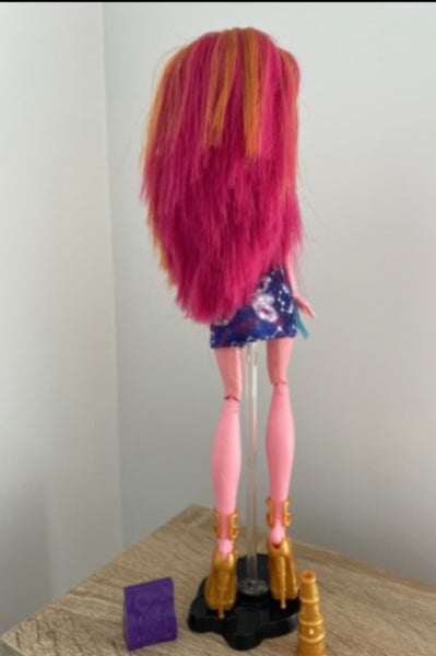 Monster High Freaky Field Trip Gigi Grant Carousel 2