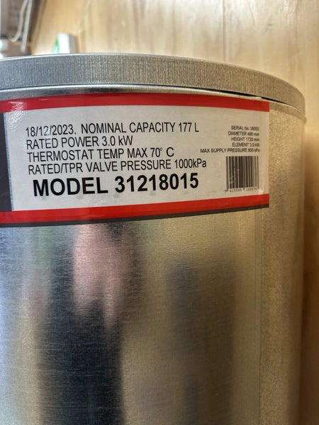 Hot water cylinder Carousel 6