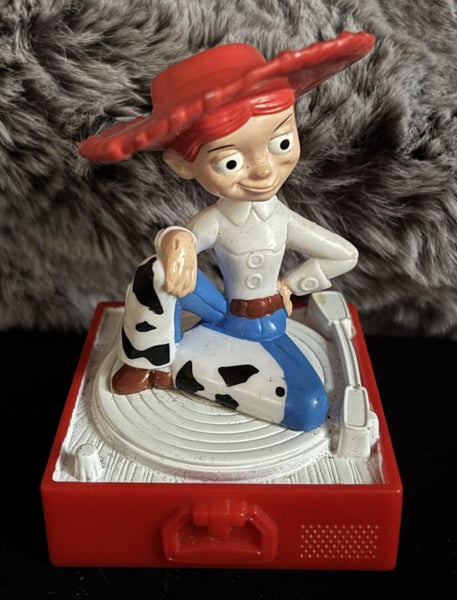 Disney Pixar Toy Story 2004 McDonald’s Toy “ Jessie on Record Player “ 10cm New Carousel 2