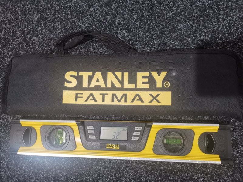 Stanley Fatmax Digital Level 400mm Carousel 1