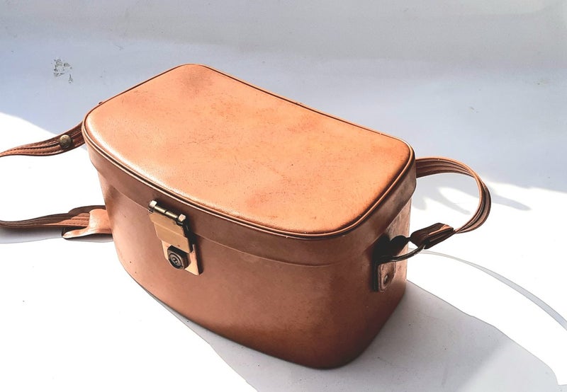 Vintage Vanity Case Carousel 1