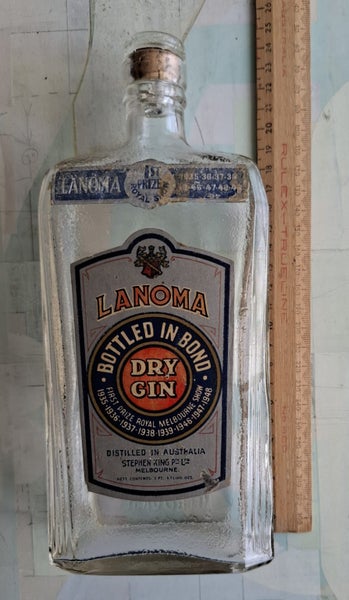 Collectible gin bottle - Lanoma Dry Gin with stopper and label - 40s / 50s Carousel 1