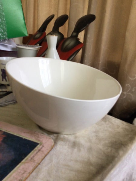 SLANTED BOWL HAVEN BRAND SMALL CHIP ON RIM Carousel 1