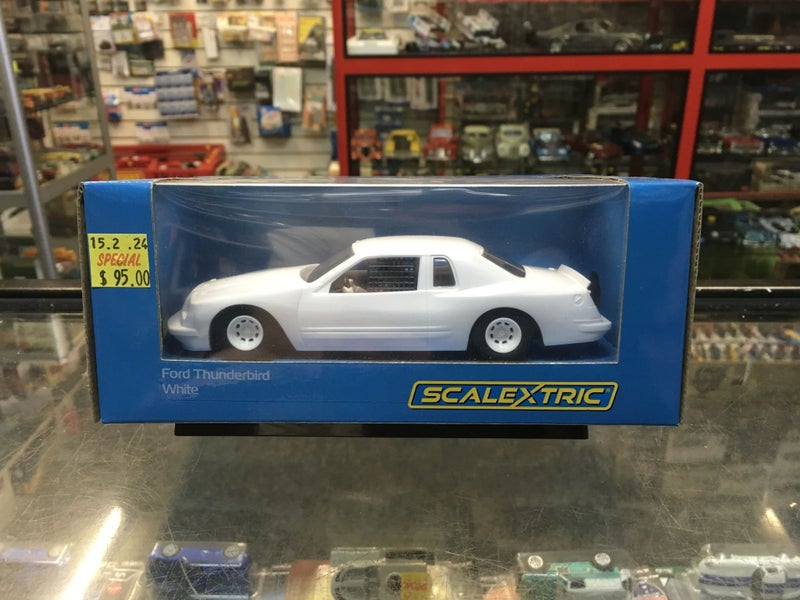 1/32 SCALEXTRIC - FORD THUNDERBIRD PLAIN WHITE #C4077 Carousel 1
