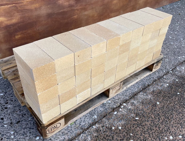 Fire bricks 230 x 114 x 75mm, Lot of 50 Bricks Carousel 1