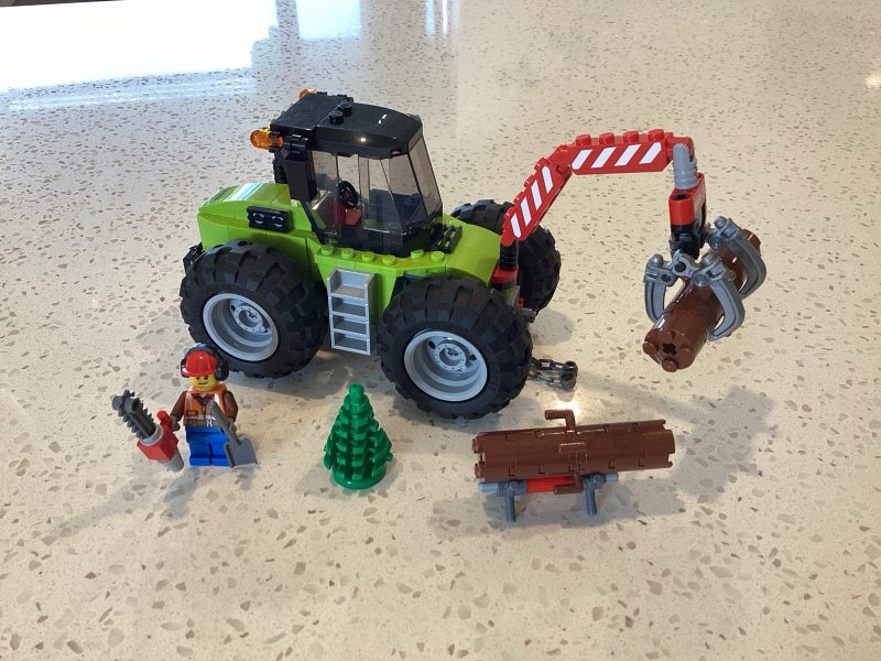 Lego 60181 City : Farm : Forest Tractor Carousel 1