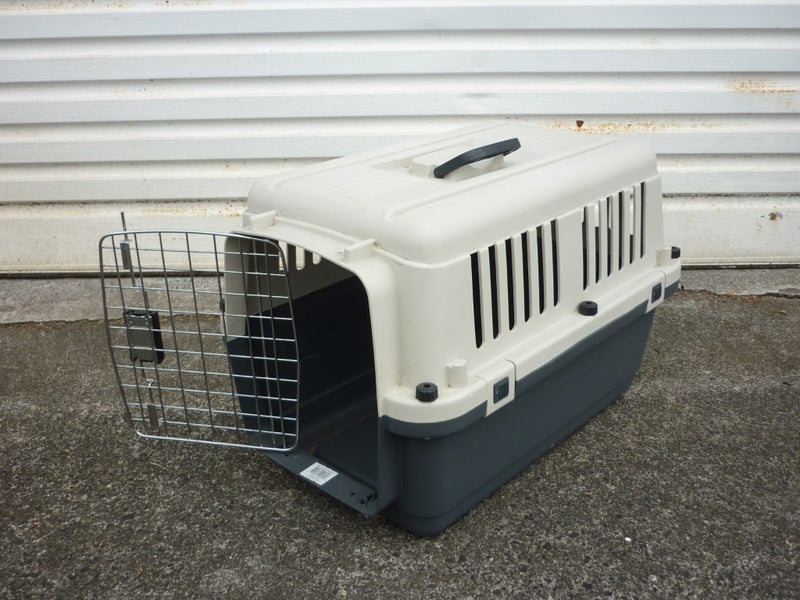 Pet Carrier Case Carousel 1