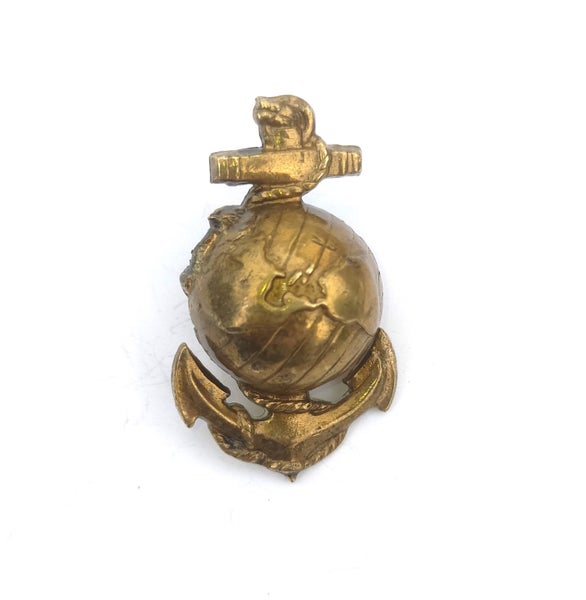 United States Marine Corps Cap Badge Carousel 1