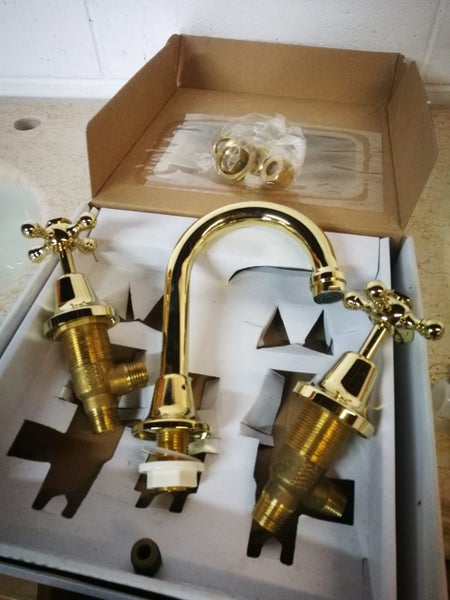 Rosette Double Vanity/2 Matching Mirrors/Gold Tapware62863866004995113