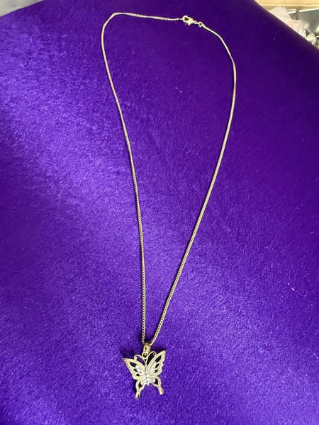 9ct Gold Butterfly pendant on chain - New in box Carousel 4
