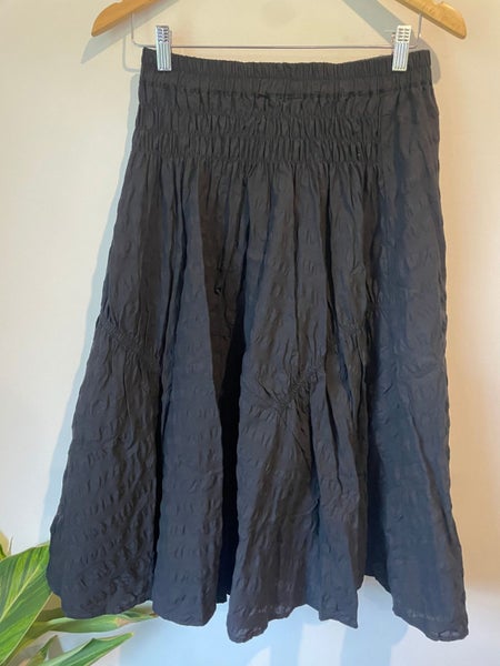 *Designer Clearance* Zafina Size 10 Textured Black A-Line Midi Skirt Carousel 1
