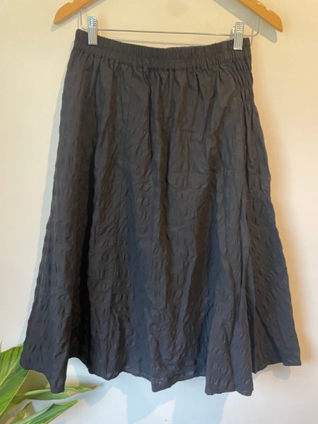 *Designer Clearance* Zafina Size 10 Textured Black A-Line Midi Skirt Carousel 2
