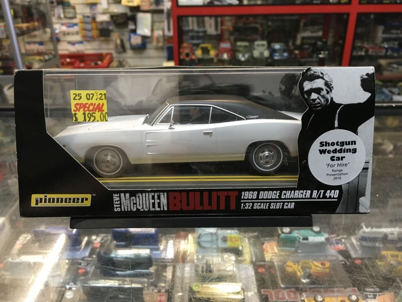 1/32 PIONEER - DODGE CHARGER R/T BULLITT SHOTGUN WEDDING RANGE PRESENTATION 2010 Carousel 1