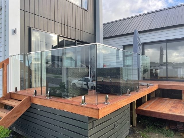 Balustrade/Pool Fence Square Spigot/Bracket Carousel 2