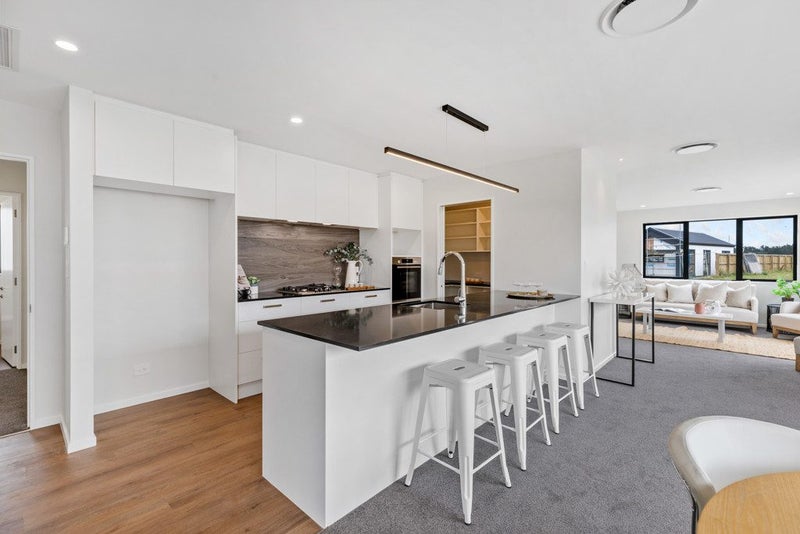Modern Living with a Natural Edge62864775585025113