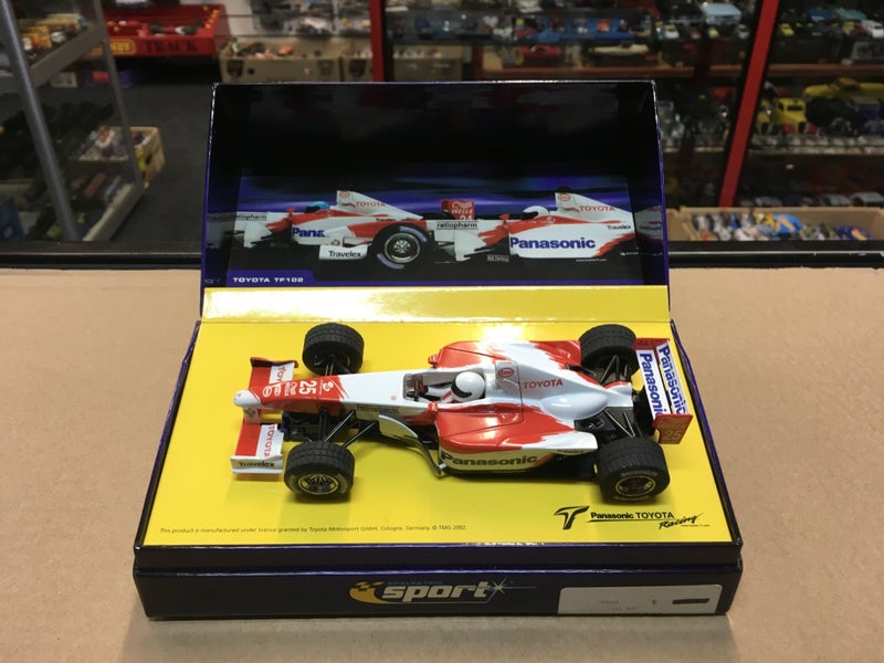1/32 SCALEXTRIC - TOYOTA FORMULA 1 No.25 ALLAN MCNISH #C2456A Carousel 1