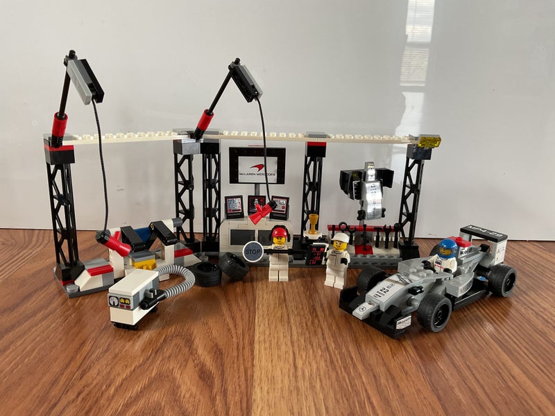 Lego 75911 Speed Champions - McLaren Mercedes Pit Stop Carousel 2