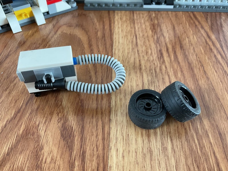 Lego 75911 Speed Champions - McLaren Mercedes Pit Stop Carousel 11