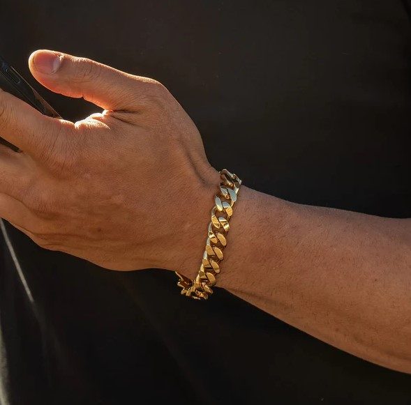Men's 18K Gold-Filled Cuban Link Chain Bracelet - SALE! Carousel 3