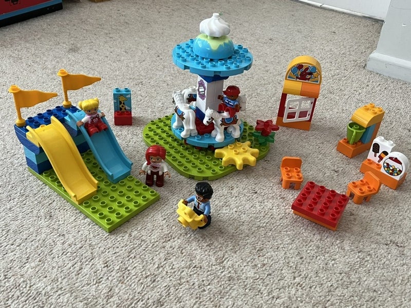 LEGO DUPLO® - Fun Family Fair 10841 Carousel 1