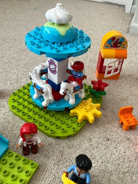 LEGO DUPLO® - Fun Family Fair 10841 Carousel 2