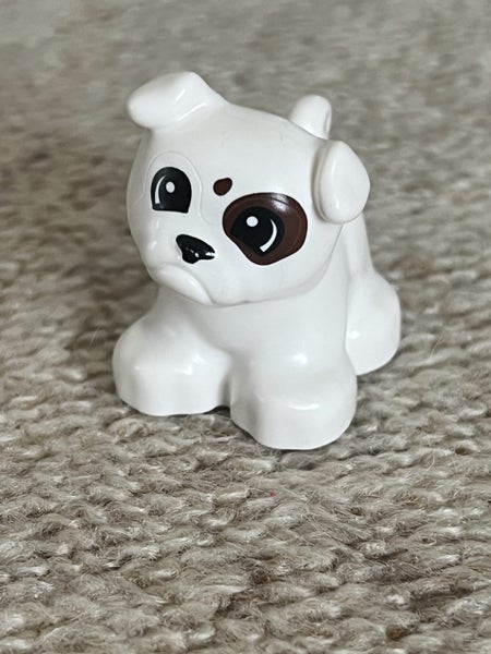 LEGO DUPLO®- 1 Dog Bulldog With Dark Brown Spots on Face Pattern Carousel 1