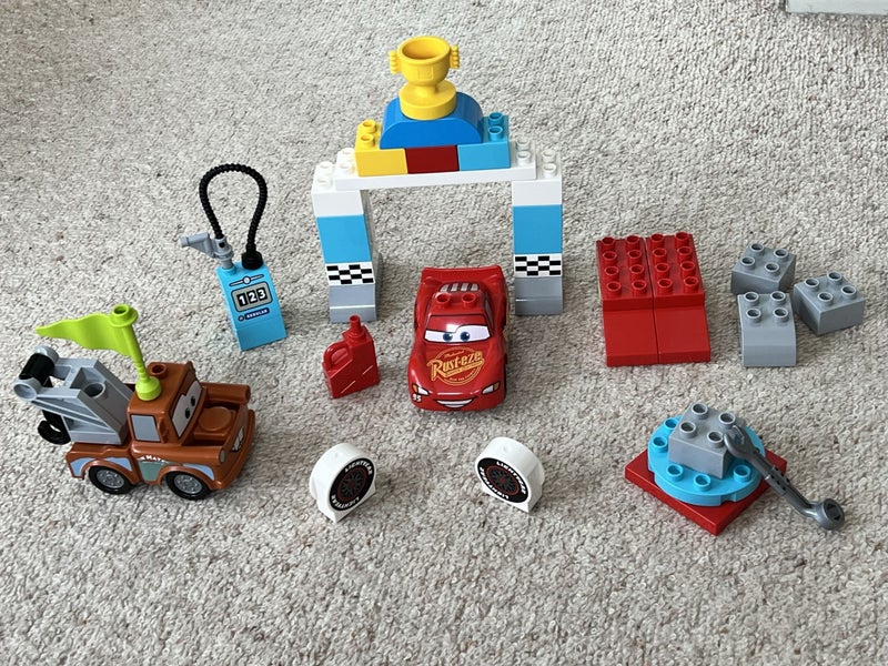 LEGO DUPLO® - Lightning McQueen's Race Day 10924 Carousel 1