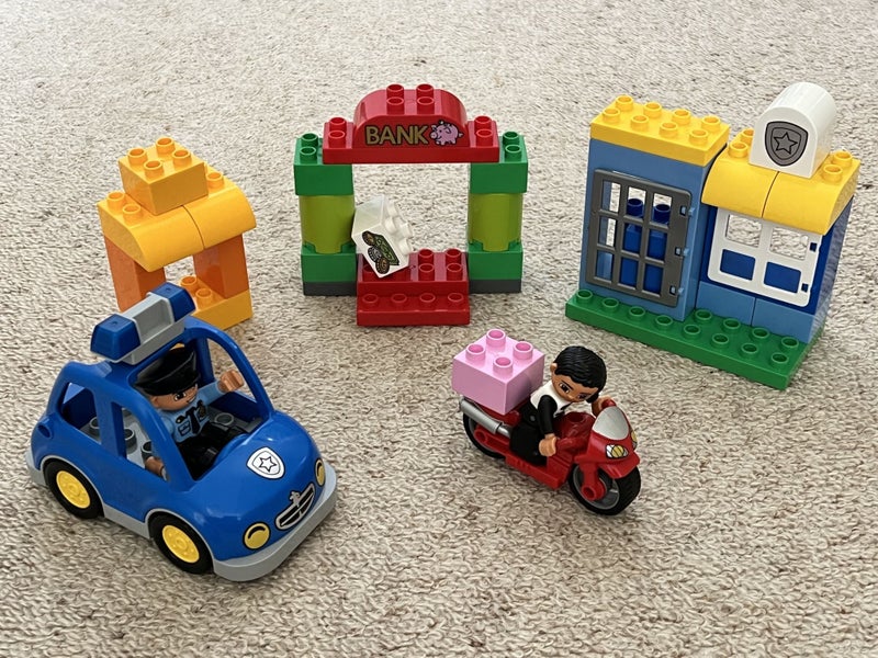 LEGO DUPLO® - my first police set 10532 Carousel 1