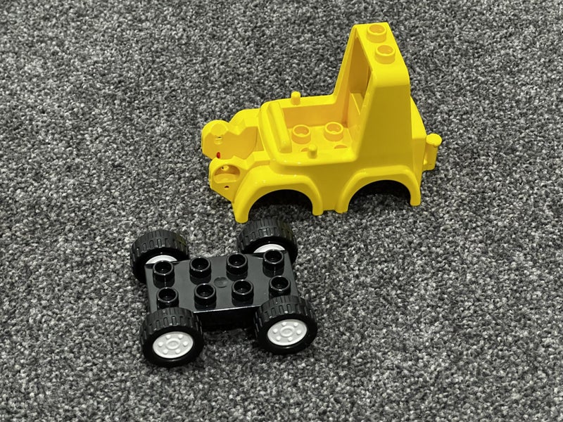 LEGO DUPLO® - yellow truck Carousel 2