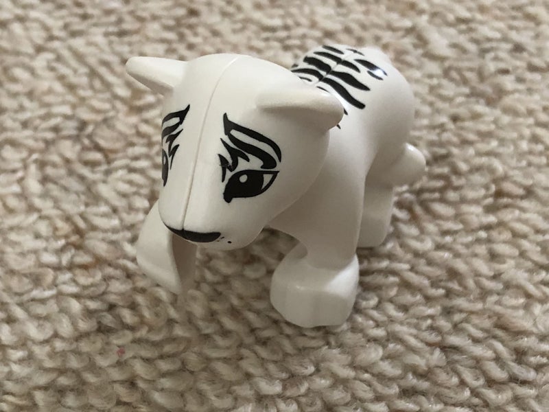 LEGO DUPLO® - Tiger Cub Raised Paw Carousel 2