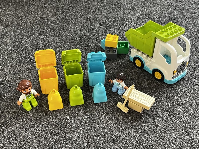 LEGO DUPLO® - Garbage Truck and Recycling 10945 Carousel 1
