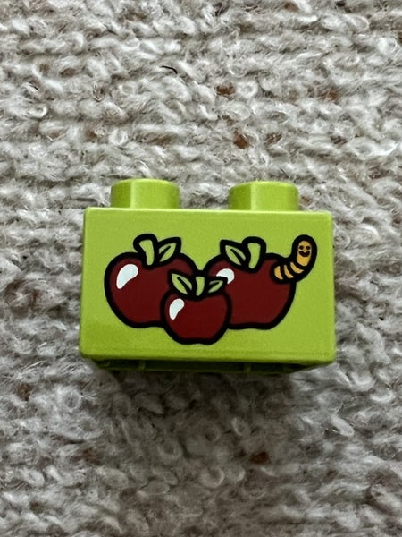 LEGO DUPLO® - 1 Brick 2 x 2 with 3 Red Apples and Worm Pattern Carousel 1