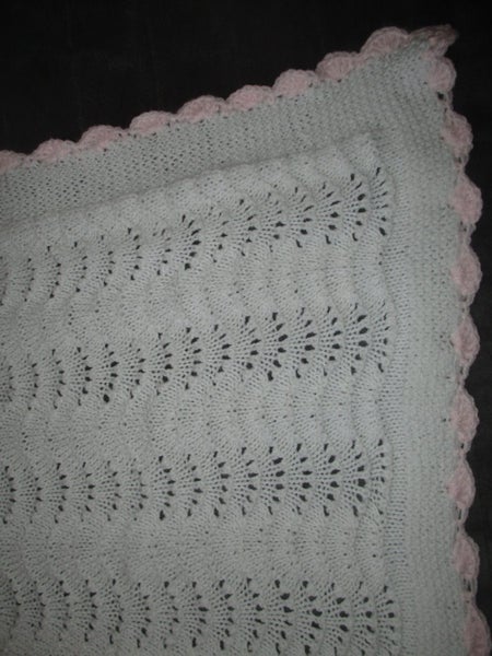 Baby pink and white Feather and Fans baby shawl/blanket 4 ply wool** Carousel 3