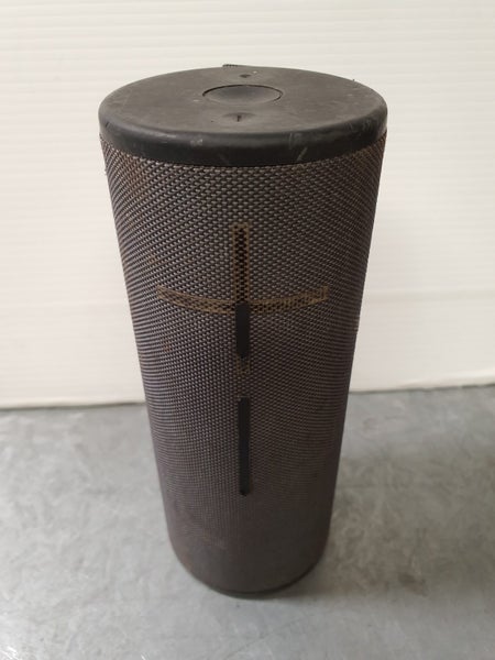 Logitech UE Boom 3 Speaker Carousel 1