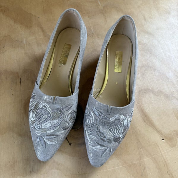 Gabor Embroidered Suede Heeled Shoes Says Size 7 more like a Size 9 Carousel 1