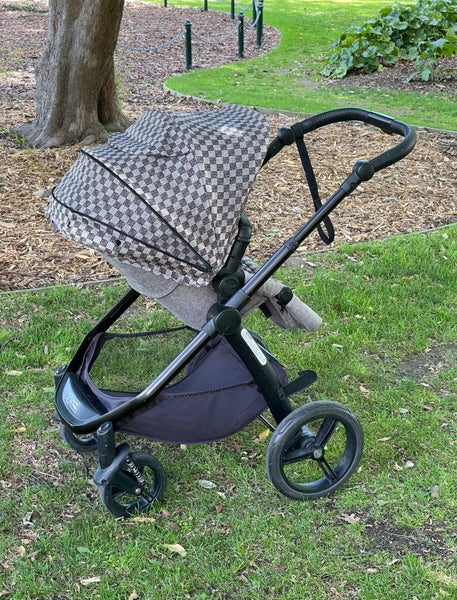 Mountain Buggy Cosmopolitan Carousel 7