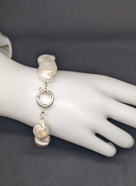 20 - 23mm Natural White Keshi Kasumi Pearl Bracelet 21 cms Carousel 4