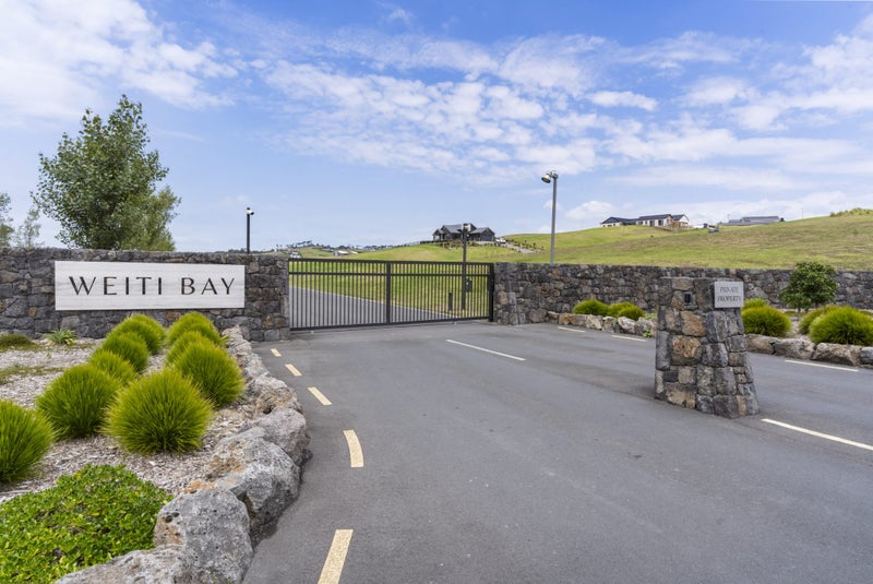 Coastal Luxury Awaits - Priced to Sell Now!62865869064707113