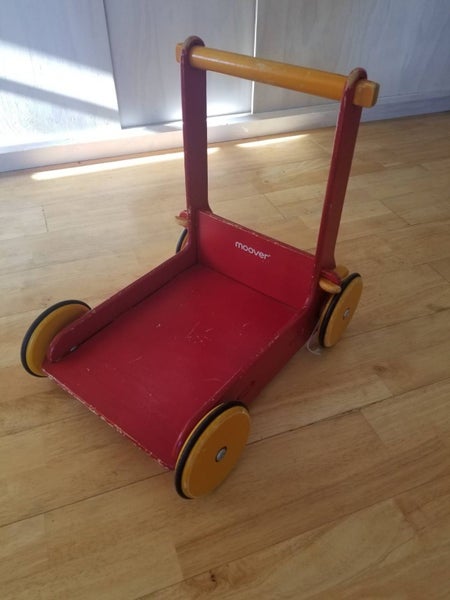 Moover baby walker Carousel 1
